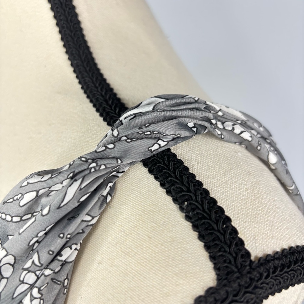 The Limited Y2K Babydoll Sleeveless Grecian‎ Silver Grey Satin V-neck Top - Picture 5 of 15